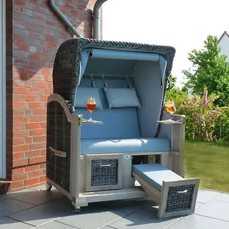 Bounty In The House Of Aquarius